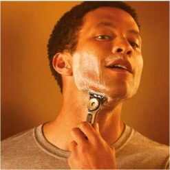 Gillette® Gillette Labs Heated Razor - Scheersysteem Voor Mannen - Inclusief 1 Scheermesje -Lichaamsverzorging Winkel 1196x1200 9