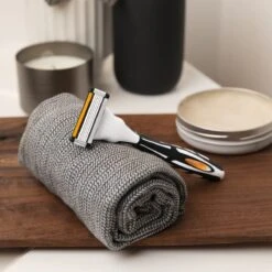 BIC Scheermesjes - Hybrid 5 Flex Scheersysteem Voor Mannen - Precisietrimmer En 5 Beweeglijke Titanium Mesjes - Scheerapparaat Met 2 Navulmesjes -Lichaamsverzorging Winkel 1200x1200 1095