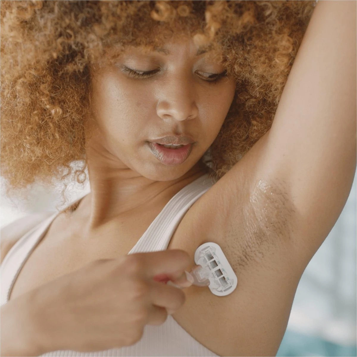 Gillette Venus Deluxe Smooth Sensitive RoseGold Scheersysteem Voor Vrouwen - Scheermes 6 Gillette Venus Deluxe Smooth Sensitive RoseGold Scheersysteem Voor Vrouwen - Scheermes - Afbeelding 4