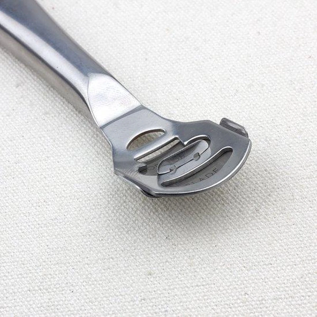 RVS Eeltverwijderaar / Eeltvijl / Eeltschraper / Eeltrasp / Eeltschaaf Met 10 Eelt Mesjes 5 RVS Eeltverwijderaar / Eeltvijl / Eeltschraper / Eeltrasp / Eeltschaaf Met 10 Eelt Mesjes - Afbeelding 3