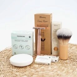 Safety Razor Starterkit Aluminium Voor Vrouw Rose Gold Goud - 20 Mesjes - Scheerkwast - Scheerzeep - Scheren Starterset 23 Safety Razor Starterkit Aluminium Voor Vrouw Rose Gold Goud - 20 Mesjes - Scheerkwast - Scheerzeep - Scheren Starterset -Lichaamsverzorging Winkel 1200x1200 1556