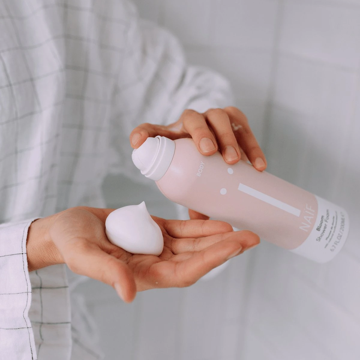 Naïf Bloom Doucheschuim - 2 X 200ml - Met Natuurlijke Ingrediënten 5 Naïf Bloom Doucheschuim - 2 X 200ml - Met Natuurlijke Ingrediënten - Afbeelding 3