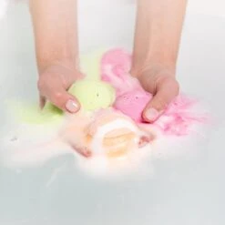 RelaxTub® Bruisballen - Bruisballen Voor Bad - Natuurlijke Kokosboter & Arganolie - Bath Bombs - Badbom - Badballen - Dierproefvrij - 8 X 80g XL Formaat - Inclusief Luxe Cadeauverpakking - Geschikt Voor Volwassene & Kind 17 RelaxTub® Bruisballen - Bruisballen Voor Bad - Natuurlijke Kokosboter & Arganolie - Bath Bombs - Badbom - Badballen - Dierproefvrij - 8 X 80g XL Formaat - Inclusief Luxe Cadeauverpakking - Geschikt Voor Volwassene & Kind -Lichaamsverzorging Winkel 1200x1200 2049