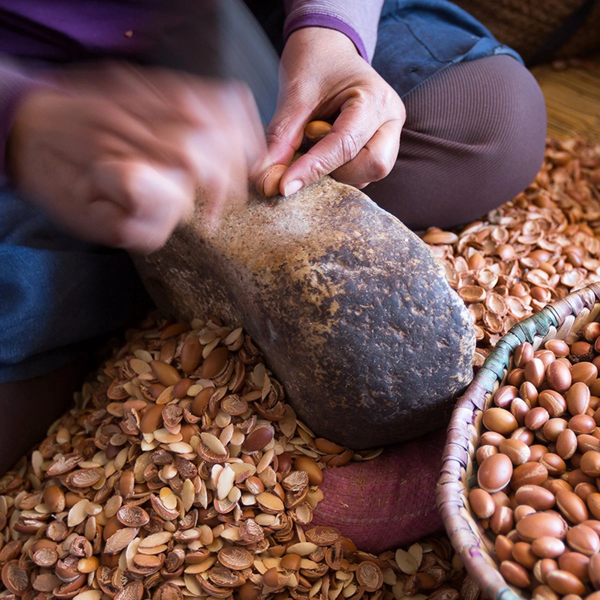 Merkloos Biologische Arganolie Uit Marokko 100 Ml - 100% Puur, Koudgeperst - Voor De Huid, Haar, Nagels - Boordevol Vitamine E, Essentiële Vetzuren En Antioxidanten 4 Merkloos Biologische Arganolie Uit Marokko 100 Ml - 100% Puur, Koudgeperst - Voor De Huid, Haar, Nagels - Boordevol Vitamine E, Essentiële Vetzuren En Antioxidanten - Afbeelding 2