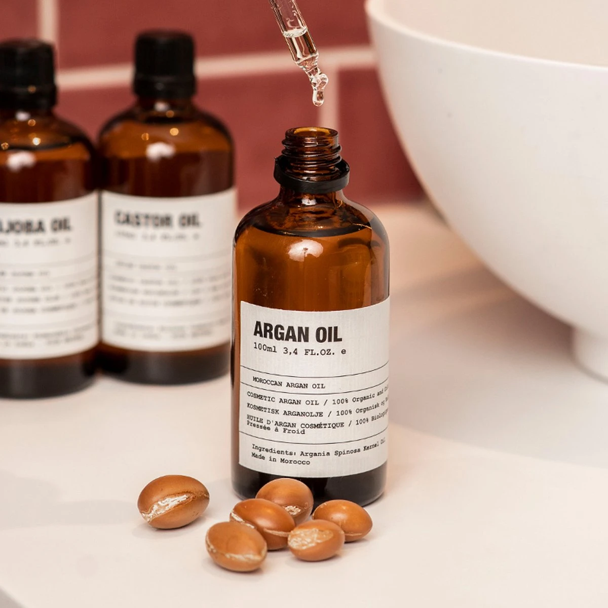 Merkloos Biologische Arganolie Uit Marokko 100 Ml - 100% Puur, Koudgeperst - Voor De Huid, Haar, Nagels - Boordevol Vitamine E, Essentiële Vetzuren En Antioxidanten 5 Merkloos Biologische Arganolie Uit Marokko 100 Ml - 100% Puur, Koudgeperst - Voor De Huid, Haar, Nagels - Boordevol Vitamine E, Essentiële Vetzuren En Antioxidanten - Afbeelding 3