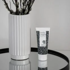 Australian Bodycare Body Cream 100 Ml - Intensieve Vochtinbrengende Crème Voor Zeer Droge & Beschadigde Huid - Met Actieve Ingrediënten Tea Tree Om De Natuurlijke Bacterieflora In Balans Te Houden En Toverhazelaar Voor Hydratatie Van De Huid 14 Australian Bodycare Body Cream 100 Ml - Intensieve Vochtinbrengende Crème Voor Zeer Droge & Beschadigde Huid - Met Actieve Ingrediënten Tea Tree Om De Natuurlijke Bacterieflora In Balans Te Houden En Toverhazelaar Voor Hydratatie Van De Huid -Lichaamsverzorging Winkel 1200x1200 2501