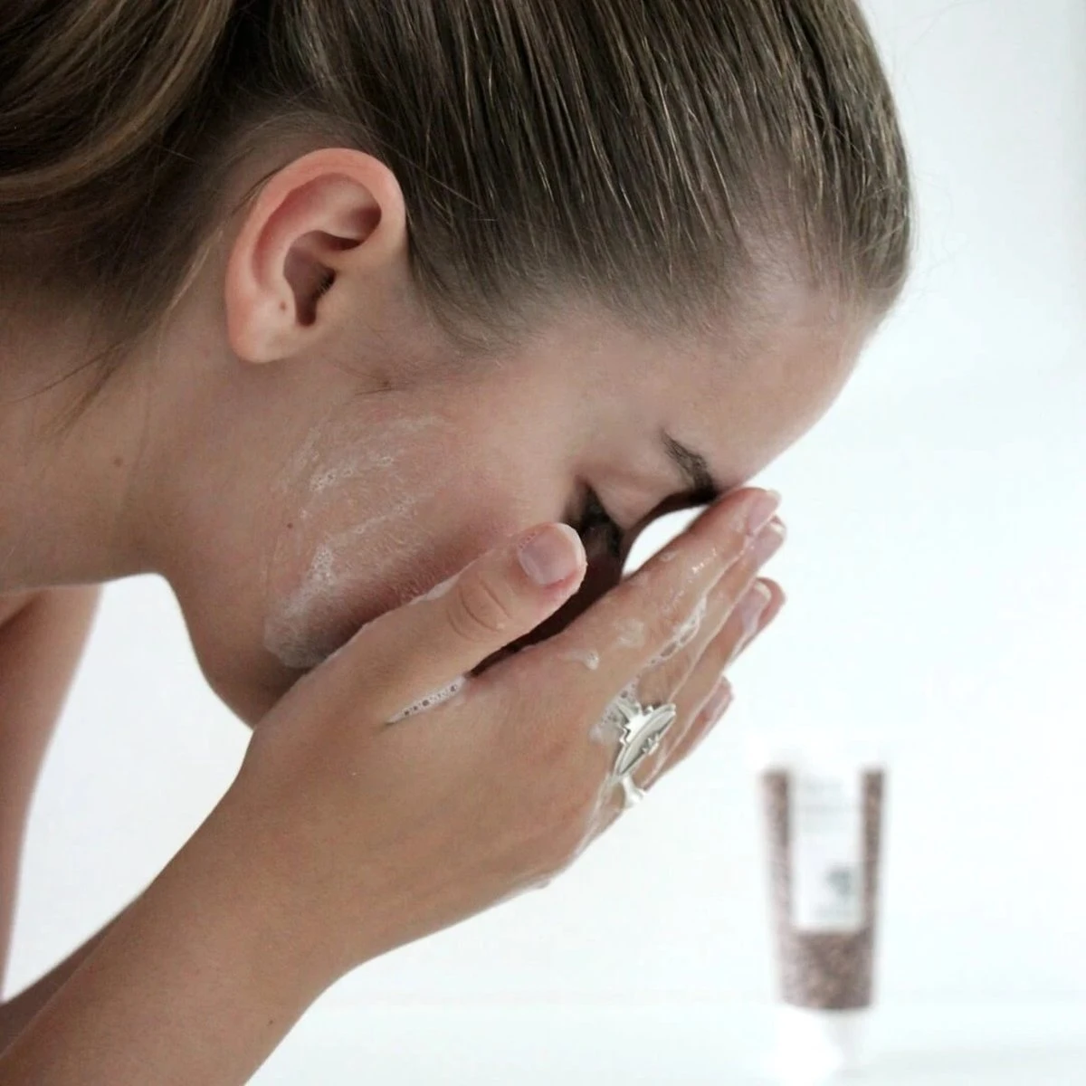 Australian Bodycare Face Wash 100ml - Eenvoudige Gezichtsreinigingszeep, Perfect Tegen Pukkels, Jeugdpuistjes & Mee–eters Gebaseerd Op Tea Tree Olie - Voor De Verzorging Van De Acne-gevoelige Huid 5 Australian Bodycare Face Wash 100ml - Eenvoudige Gezichtsreinigingszeep, Perfect Tegen Pukkels, Jeugdpuistjes & Mee–eters Gebaseerd Op Tea Tree Olie - Voor De Verzorging Van De Acne-gevoelige Huid - Afbeelding 3