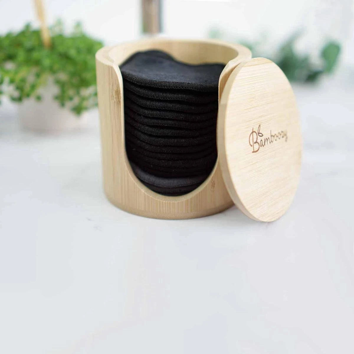 Bamboozy 16 Zwarte Herbruikbare Wattenschijfjes + Bamboe Houder 12x Dagelijks 4x Scrub 4 Laags Wasbare Wattenschijfjes Zero Waste 6 Bamboozy 16 Zwarte Herbruikbare Wattenschijfjes + Bamboe Houder 12x Dagelijks 4x Scrub 4 Laags Wasbare Wattenschijfjes Zero Waste - Afbeelding 4