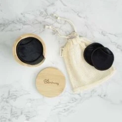 Bamboozy 16 Zwarte Herbruikbare Wattenschijfjes + Bamboe Houder 12x Dagelijks 4x Scrub 4 Laags Wasbare Wattenschijfjes Zero Waste 21 Bamboozy 16 Zwarte Herbruikbare Wattenschijfjes + Bamboe Houder 12x Dagelijks 4x Scrub 4 Laags Wasbare Wattenschijfjes Zero Waste -Lichaamsverzorging Winkel 1200x1200 700