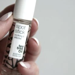 Australian Bodycare Tea Tree Olie Stick - Tea Tree Stick Tegen Onzuiverheden Voor Vlekjes, Puistjes En Een Vette, Acne-gevoelige Huid Met Australische Tea Tree Olie Van Hoge Kwaliteit (goedgekeurd Door Farmaceuten), 3 X 9 Ml. -Lichaamsverzorging Winkel 1200x1200 778