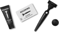 Boldking The Kit- Scheermes Voor Zeer Gevoelige Huid (Houder + 4 Scheermesjes + Gratis Aftershave Cream) -Lichaamsverzorging Winkel 1200x667 1