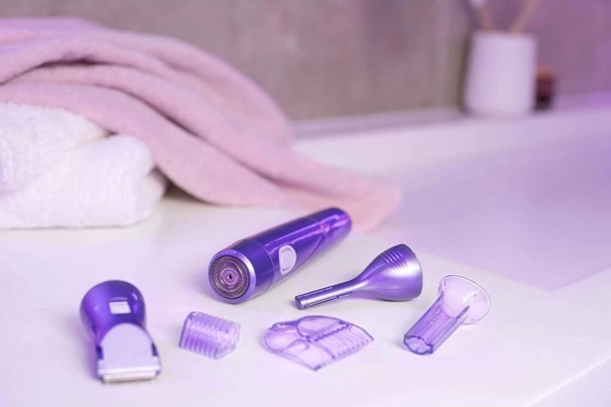 Wilkinson Intuition 4 In 1 Perfect Finish Multizone Styler Met 7 Accessoires En Batterij - 4-in-1 Trimmer Met Flexibile Scheeropzetstukken 5 Wilkinson Intuition 4 In 1 Perfect Finish Multizone Styler Met 7 Accessoires En Batterij - 4-in-1 Trimmer Met Flexibile Scheeropzetstukken - Afbeelding 3