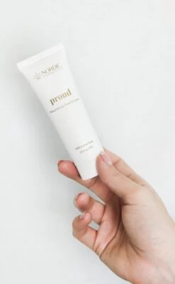 Handcrème Met CBD En Aloë Vera Van Nordic Oil© - 100 Mg CBD - Vegan - 50ml - Handcrème Voor Droge Handen 8 Handcrème Met CBD En Aloë Vera Van Nordic Oil© - 100 Mg CBD - Vegan - 50ml - Handcrème Voor Droge Handen -Lichaamsverzorging Winkel 739x1200