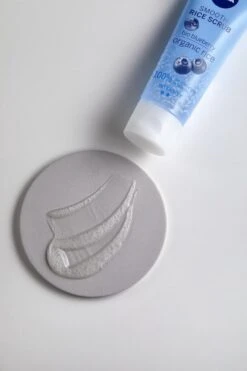 NIVEA Egaliserend Bio Rijst Scrub - Bio Blauwe Bes Normale Huid - 75ml 14 NIVEA Egaliserend Bio Rijst Scrub - Bio Blauwe Bes Normale Huid - 75ml -Lichaamsverzorging Winkel 799x1200 9