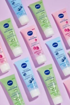 NIVEA Glow Bio Rijst Scrub - Bio Framboos Droge Gevoelige Huid - 75ml 13 NIVEA Glow Bio Rijst Scrub - Bio Framboos Droge Gevoelige Huid - 75ml -Lichaamsverzorging Winkel 800x1200