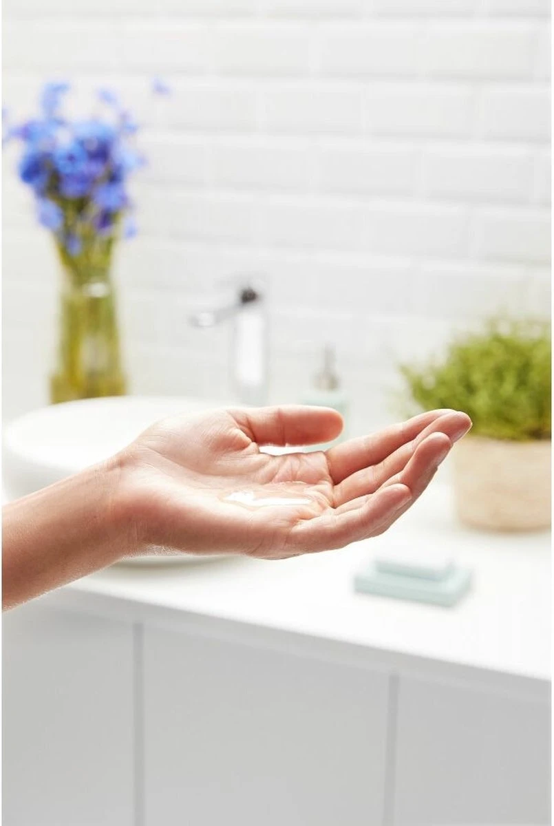 Garnier Bio Micellair Reinigingswater Met Verzachtende Korenbloem - 400 Ml 5 Garnier Bio Micellair Reinigingswater Met Verzachtende Korenbloem - 400 Ml - Afbeelding 3