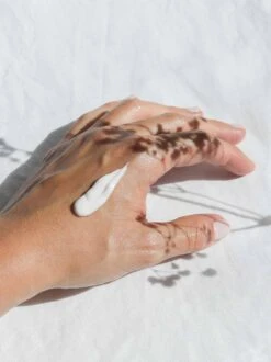 Handcrème Met CBD En Aloë Vera Van Nordic Oil© - 100 Mg CBD - Vegan - 50ml - Handcrème Voor Droge Handen 7 Handcrème Met CBD En Aloë Vera Van Nordic Oil© - 100 Mg CBD - Vegan - 50ml - Handcrème Voor Droge Handen -Lichaamsverzorging Winkel 899x1200